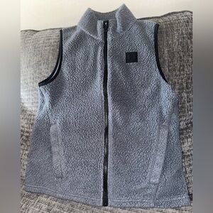 Under armor size small boys Polyester gray blue vest zipper pockets youth